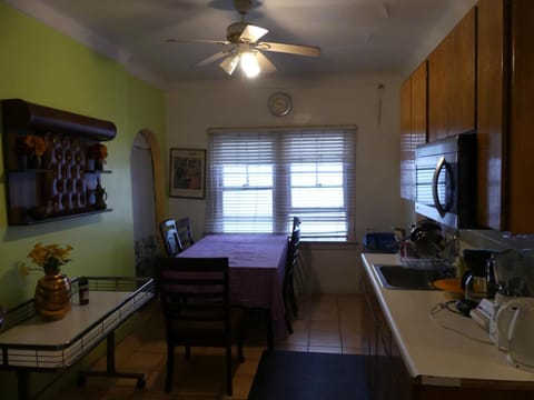 Hotel del Flores Hotel in Beverly Hills