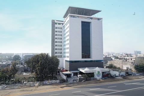Holiday Inn Express & Suites Jaipur Gopalpura by IHG Hotel in Jaipur