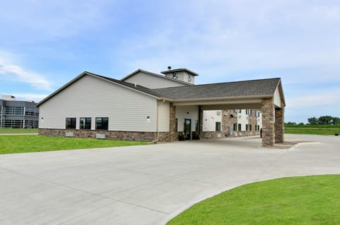 Cobblestone Inn & Suites - Monticello Hotel in Iowa