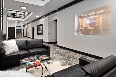Shared lounge/TV area
