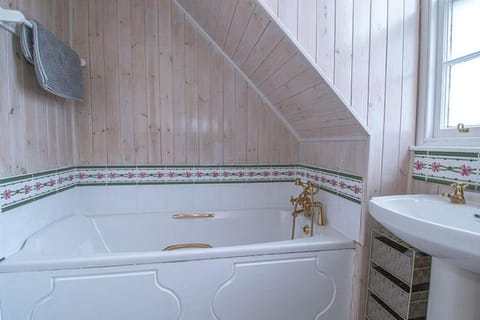 Craigievern Holiday Cottage Hotel in Scotland