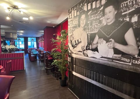 Bar/lounge