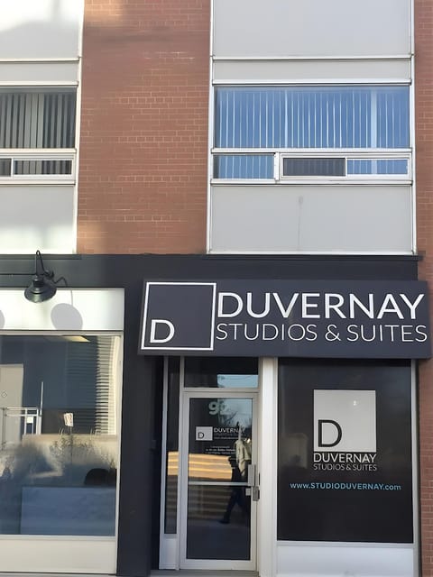 Duvernay Studios and Suites Hotel in Gatineau