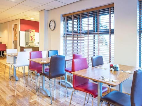 Travelodge Glasgow Airport Hotel in Paisley