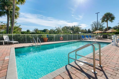 Comfort Inn & Suites Tavares North Hotel in Eustis