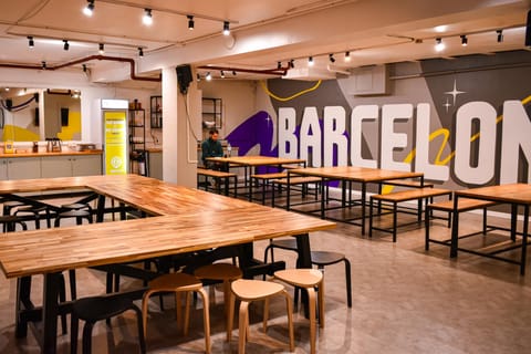 Onefam Les Corts  Hostel in L'Hospitalet de Llobregat