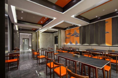 Rezen Dong Hotel Tianjin West Railway Station People's Hospital Metro Station Hotel in Tianjin