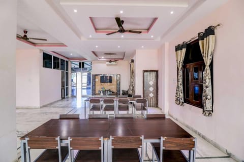 Collection O Hotel Abhishek Inn Hotel in Jaipur