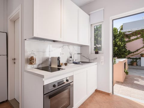 Elena Seafront Luxury Apartments Hotel in Almyrida