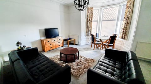 Shared lounge/TV area