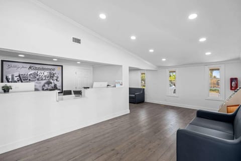 Super 8 by Wyndham Kissimmee/Orlando Hotel in Bay Lake