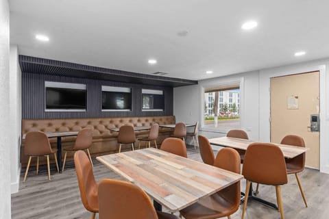 Super 8 by Wyndham Kissimmee/Orlando Hotel in Bay Lake