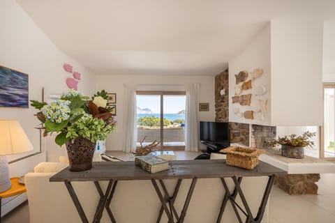 Villa Sea Soul - luxury with access to the sea Resort in Sardinia