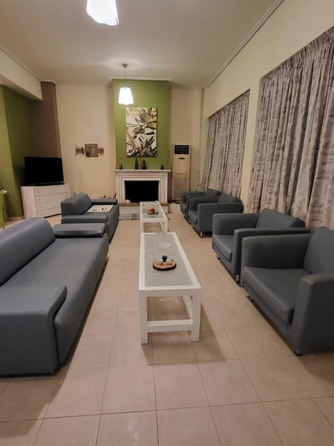 Shared lounge/TV area