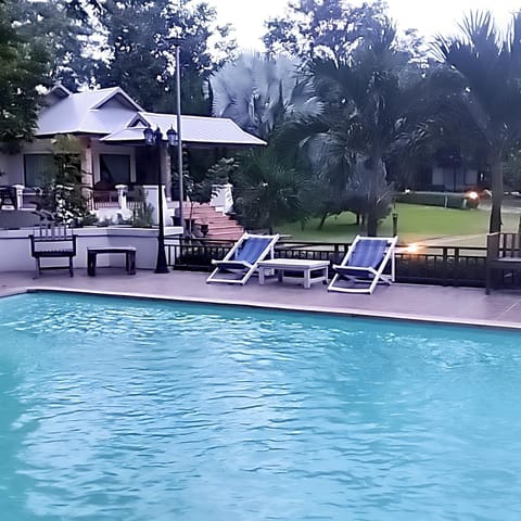 Swimming pool