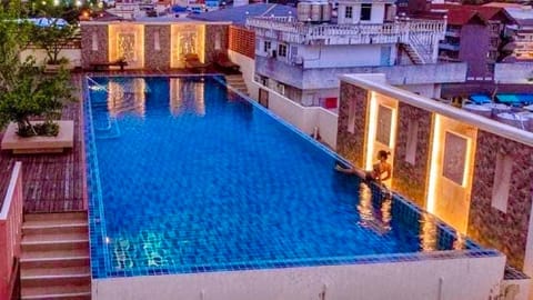 Swimming pool