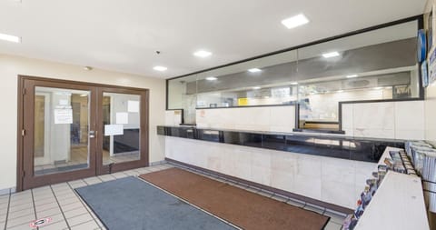 Budget Inn & Suites Hotel in Stockton