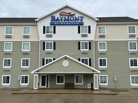 Baymont by Wyndham Dickinson Hotel in North Dakota