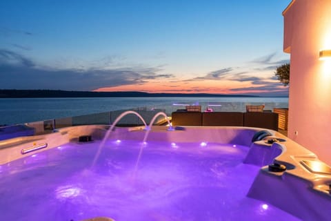 Villa Four Seasons Ljubac Seaside Resort in Zadar County