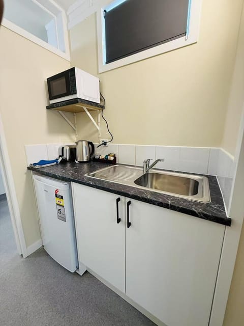 Colonial City Motel Motel in Hamilton