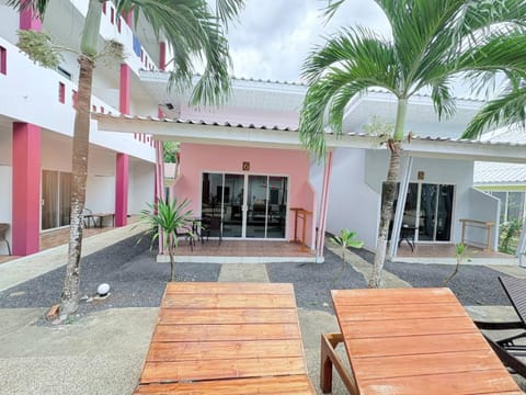 Summer House 2 Resort in Khuekkhak