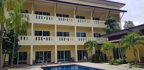 Summer House 2 Resort in Khuekkhak