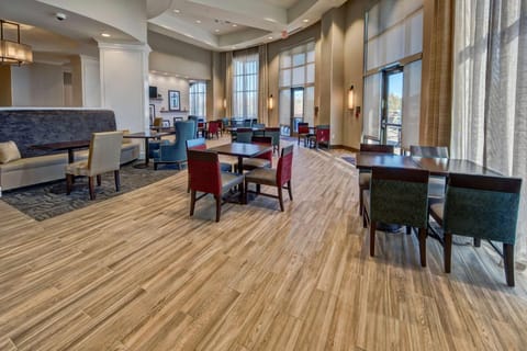 Hampton Inn & Suites Franklin Berry Farms Hotel in Franklin