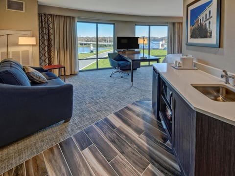 Hampton Inn & Suites Franklin Berry Farms Hotel in Franklin