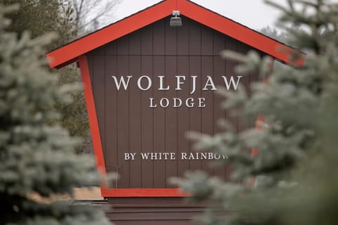 Wolfjaw Lodge Hotel in Wilmington