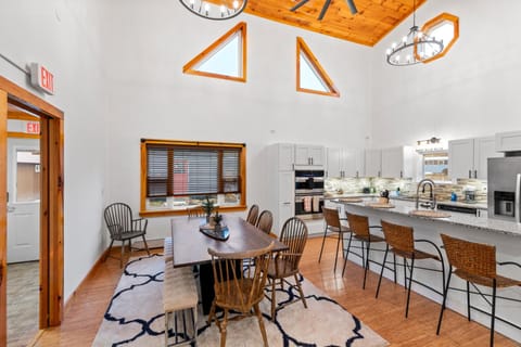 Wolfjaw Lodge Hotel in Wilmington