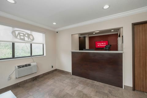 Red Roof Inn Bristol Hotel in Bristol