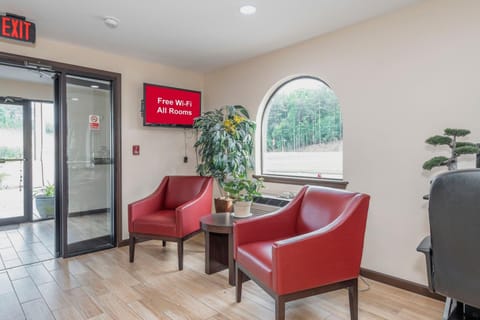 Red Roof Inn & Suites Rome Hotel in Rome