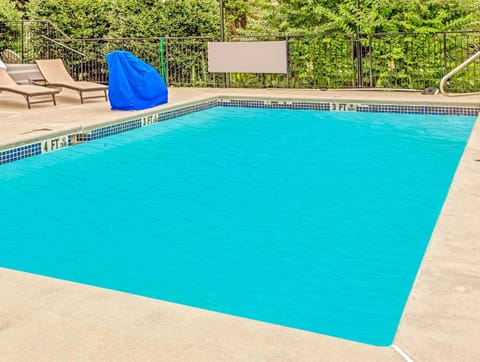 Quality Suites Atlanta Airport East Hotel in Forest Park