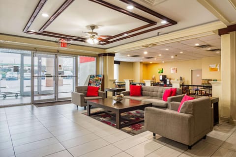 Quality Suites Atlanta Airport East Hotel in Forest Park