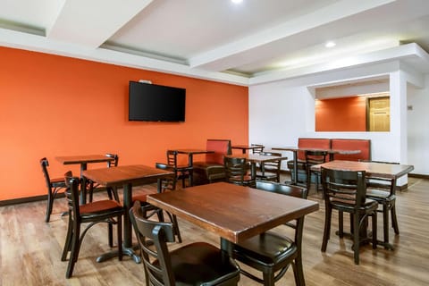 Econo Lodge Franklin Hotel in Indiana