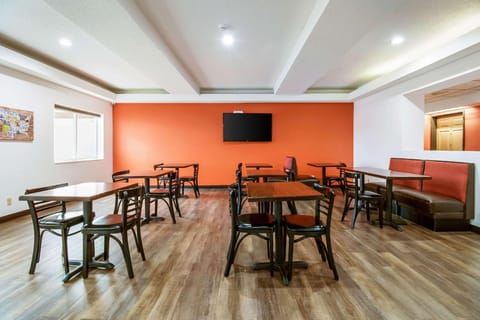 Econo Lodge Franklin Hotel in Indiana