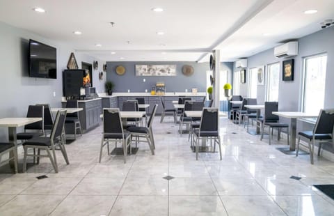 Days Inn by Wyndham College Park Atlanta Airport South Hotel in College Park