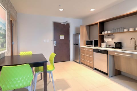 Home2 Suites by Hilton Alcoa Knoxville Airport Hotel in Alcoa