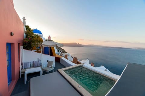Chroma Suites Apartment hotel in Oia