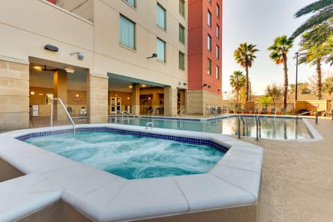 Drury Inn & Suites - Universal Orlando Resort™ Hotel in Doctor Phillips
