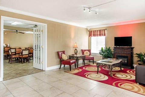 Econo Lodge Madison Airport Hotel in Madison