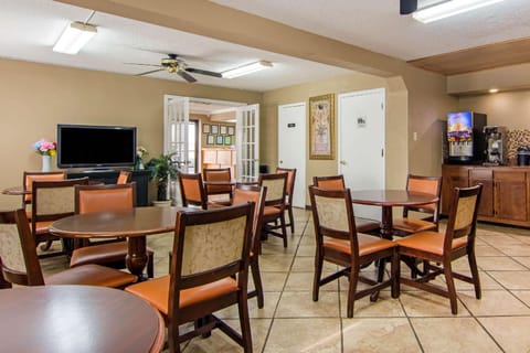 Econo Lodge Madison Airport Hotel in Madison