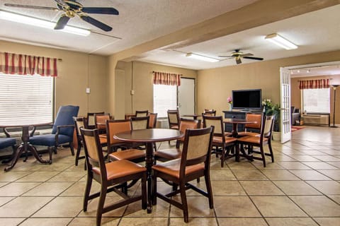 Econo Lodge Madison Airport Hotel in Madison