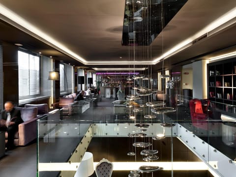 Bar/lounge