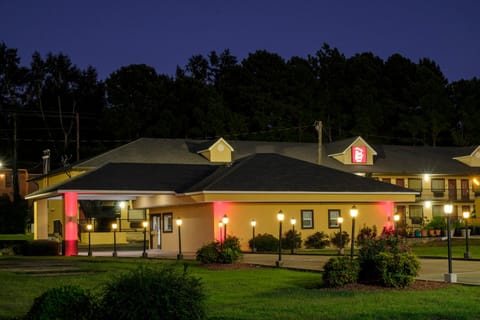 Red Roof Inn Columbus, MS Hotel in Columbus