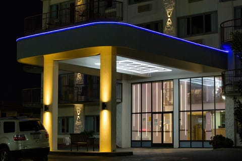 Park Tower Inn Hotel in Pigeon Forge