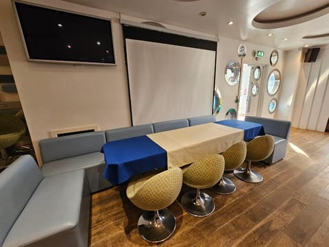 Shared lounge/TV area