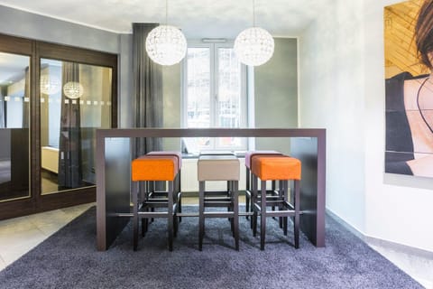 Bar/lounge
