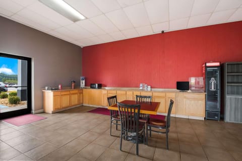 Suburban Studios Cleveland Central Hotel in Cleveland