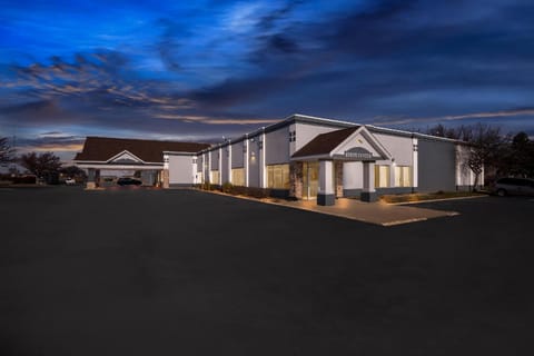 Suburban Studios Fort Dodge Hotel in Fort Dodge